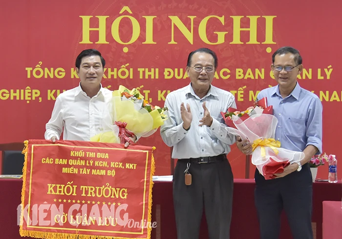 Khối thi đua các Ban Quản lý Khu công nghiệp, Khu chế xuất, Khu kinh tế miền Tây Nam bộ tổng kết